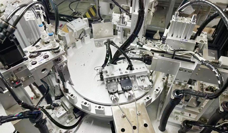 電子煙全自動(dòng)注油設(shè)備 電子煙全自動(dòng)注油設(shè)備