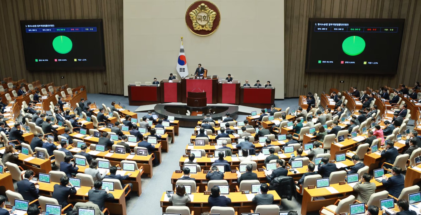 韓國國會(huì)近日通過包括79項(xiàng)法案在內(nèi)的議案 韓國國會(huì)近日通過包括79項(xiàng)法案在內(nèi)的議案